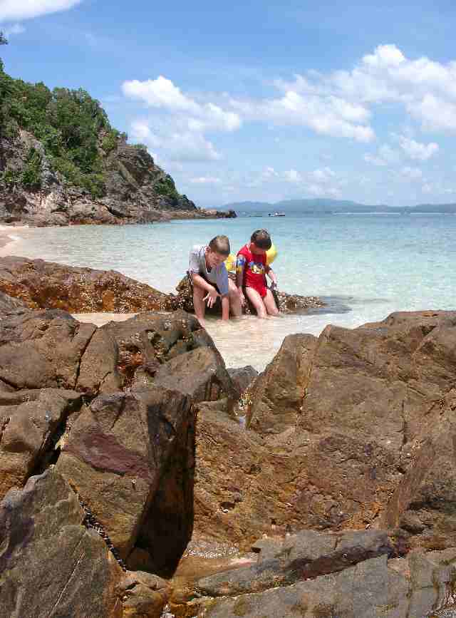 Pim en Tom op Pulau Kapas